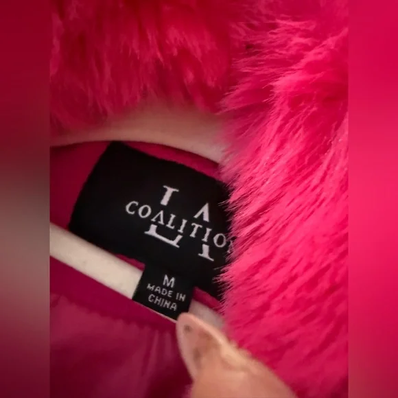 Elegant Pink Fur-Trimmed Women's Coat - Picture 2 of 4